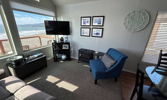 Smith River Cabina | Pelican's Perch Oceanfront Cabin Getaway - Brookings, Oregón