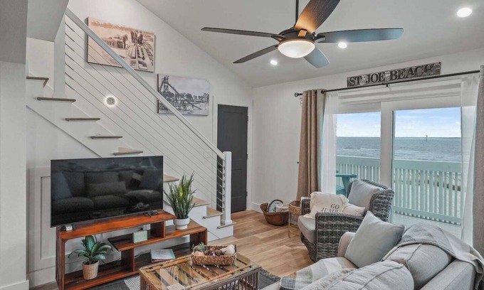 Port St. Joe Condominio | SeaMaiden | Oceanfront 2 Bdm Condo | Pets OK