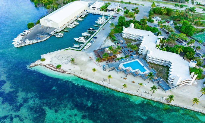 Toll Gate Shores Condominio | OCEANFRONT CONDO IN THE FLORIDA KEYS