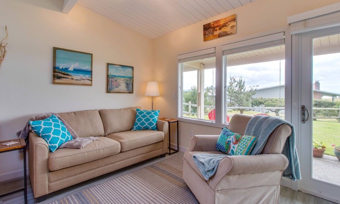 Gearhart Apartamento | Condominio frente al mar para perros, cerca de Gearhart Golf Links - a pie de la playa!