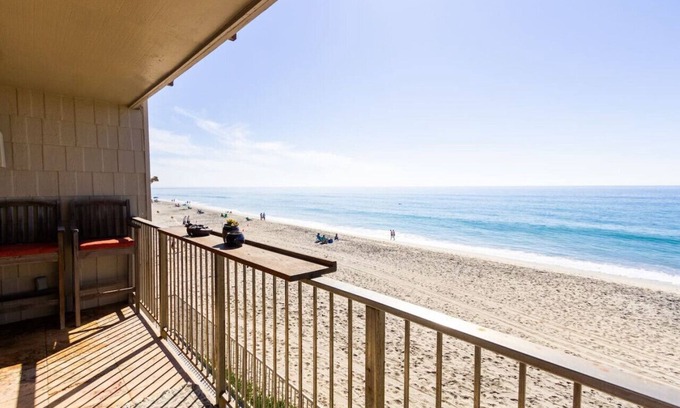 Carlsbad Village Condominio | Oceanfront Condo on Sand, Walk to Carlsbad Village