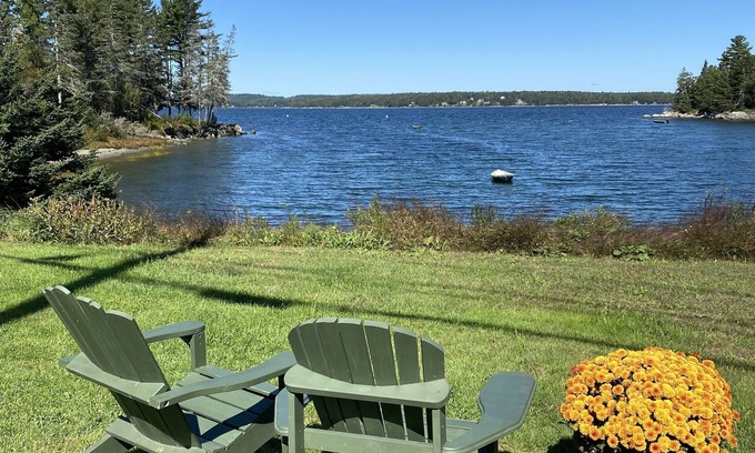 Salsbury Cove Cabaña | Oceanfront Cottage at Acadia National Park, Bar Harbor/Rusticator Cottage