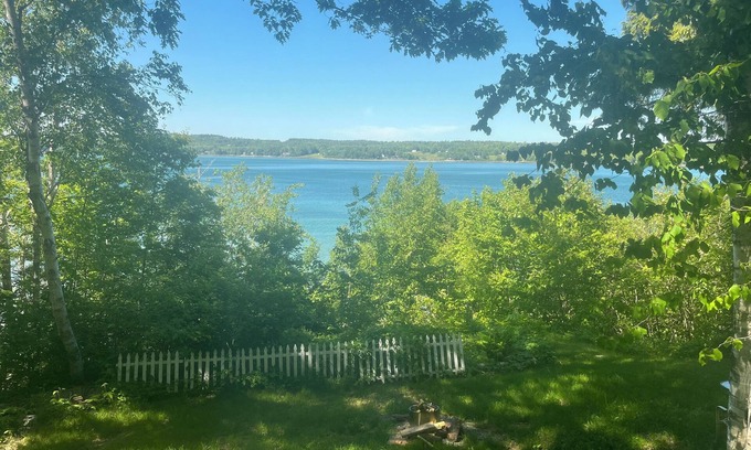 Salsbury Cove Cabaña | Oceanfront cottage for rent, 5 miles to Acadia National Park. Pet-Friendly!