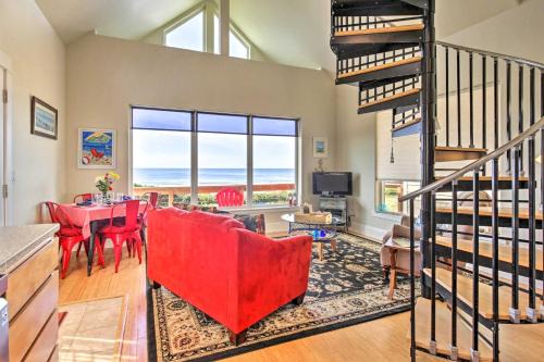 Yachats Casa | Oceanfront Cottage with Deck and Secluded Beach Access!