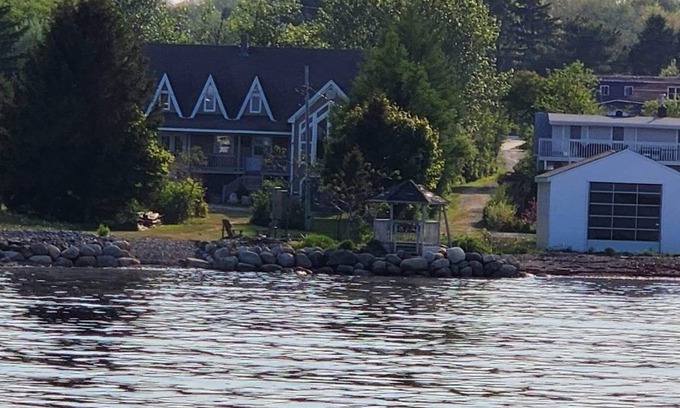 Western Shore Cabaña | Oceanfront cozy comfortable cottage!