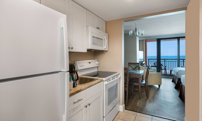 Myrtle Beach Complejo | Eficiencia doble frente al mar con vista + Privilegios de alquiler en el sitio oficiales