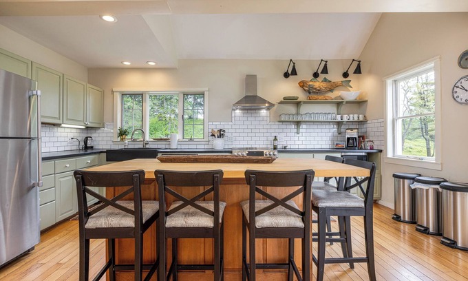 Cape Elizabeth Casa | Oceanfront farmhouse on a private beach!