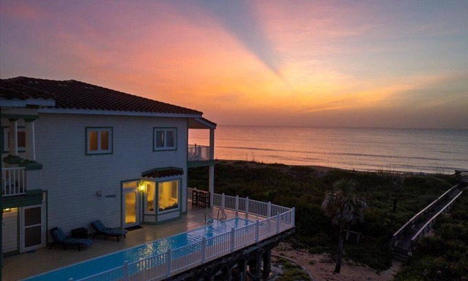 Marineland Acres Casa | Oceanfront Flagler - Pool, Billiards, Pet-Friendly