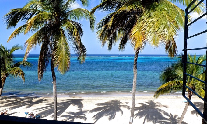 Estate Golden Rock Condominio | Descansar un rato en Sugar Beach. Ideal para familias. Pagar por 1 BR, obtener el segundo libre