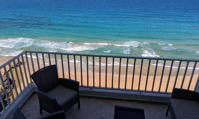 La Pared Condominio | Frente al mar, escucha las olas 24/7, condominio de 2 habitaciones con cocina completa, ubicación privilegiada