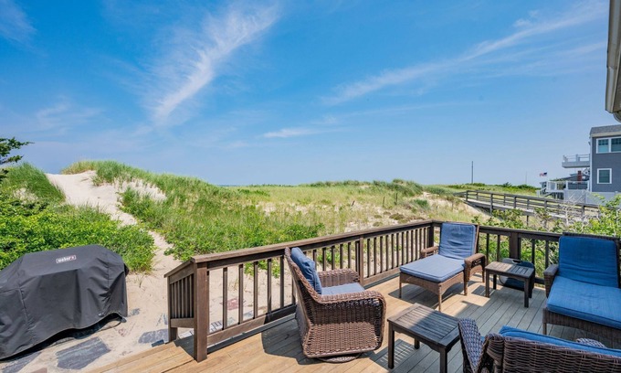 Sagamore Beach Casa | Oceanfront Home on Sagamore Beach with WiFi