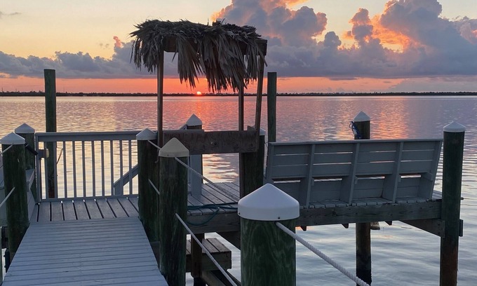 Summerland Key Casa | WEEKLY Oceanfront Home-Pool, Muelle disponible semanal o mensualmente.