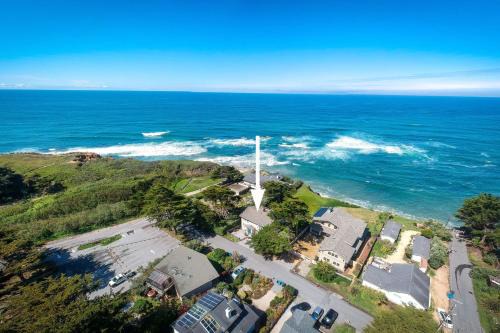 Montara Casa | Oceanfront Home Retreat w Breathtaking Views of Fitzgerald Marine Reserve