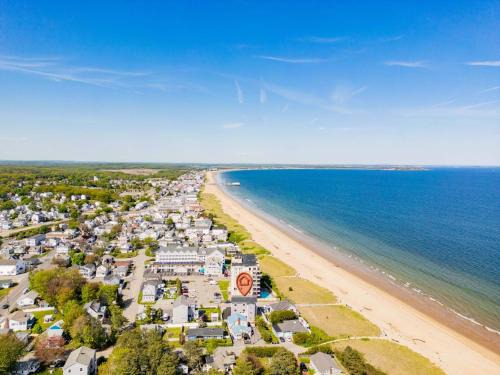 Ocean Park Casa | Oceanfront Home Beach Access Deck & Ping Pong