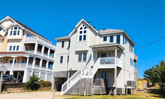 Ocean Isle Estates Casa | Oceanfront home with private hot tub, pool, washer/dryer & central AC