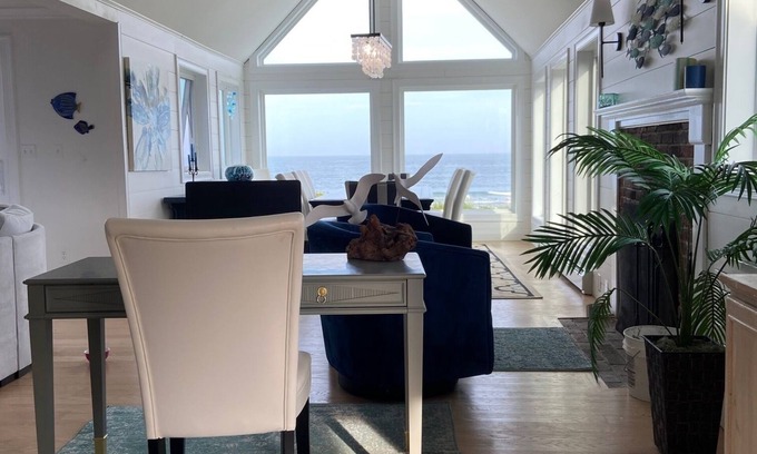 Biddeford Casa | Oceanfront house on exclusive Fortunes Rocks Beach