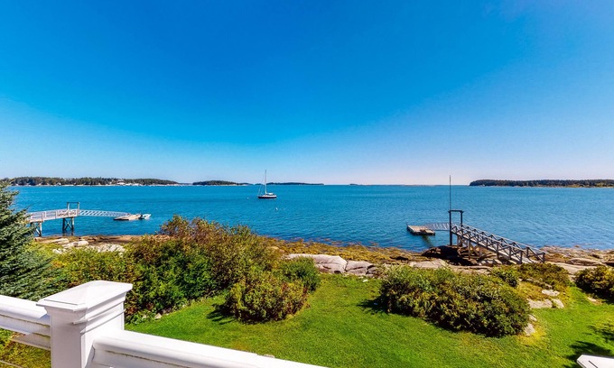 Spruce Head Casa | Oceanfront house with private dock, decks & amazing views - snowbird-friendly