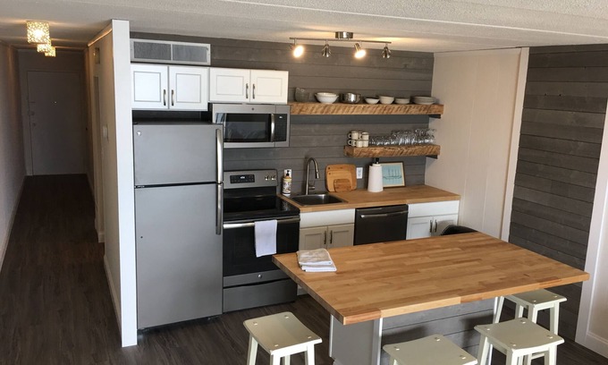 North Ocean City Condominio | Frente al mar, gran balcón, nueva remodelación 2018 en North Ocean City