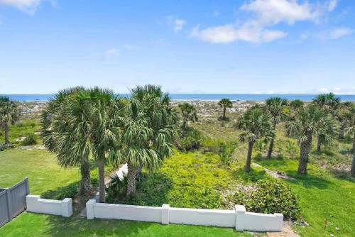 St. Augustine Beach Casa | Oceanfront in the heart of St Aug Bch Dogs OK