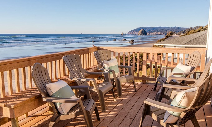 Tolovana Park Casa | Oceanfront, Large Deck with Panoramic Beach Views, Direct Beach Access, Master on Main Floor