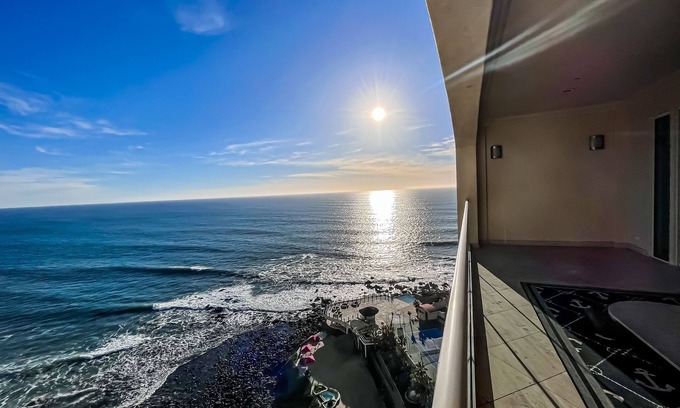 Playa Encantada Condominio | Oceanfront|LasOlasCondo|Pools&Jacuzzis|Rosarito