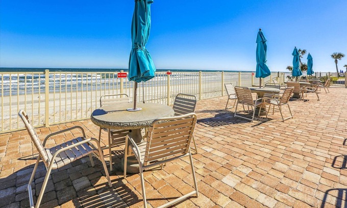 Crescent Beach Apartamento | Oceanfront Luxe Bliss at St Augustine