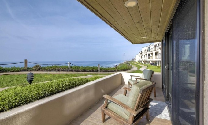 Solana Beach Apartamento | Oceanfront Luxury, Fully Remodeled, Five-Star