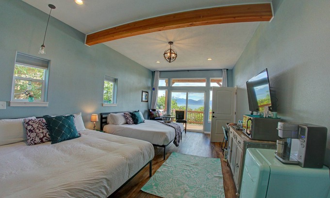 Homer Apartamento | Suite de lujo frente al mar con vista a la bahía de Kachemak y Homer Spit.