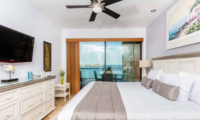 Puerto Peñasco Complejo | Condominio moderno de 2 dormitorios frente al mar en Las Palomas en la fase 2- Camas King