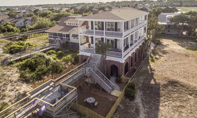Pawleys Island Casa | FRENTE AL MAR - North End - ¡PASOS A LA PLAYA! FAMILY FRIENDLY! ¡CASA DE SUS SUEÑOS!