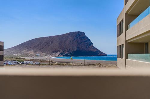 Granadilla de Abona Apartamento | Oceanfront Oasis - Stunning beach view apartment