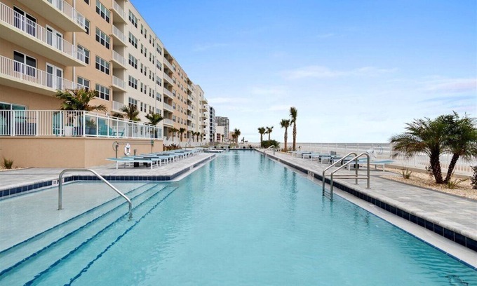 Seabreeze Park Condominio | Oceanfront Oasis Daytona Beach 1BR/1BA - Lot View - 202
