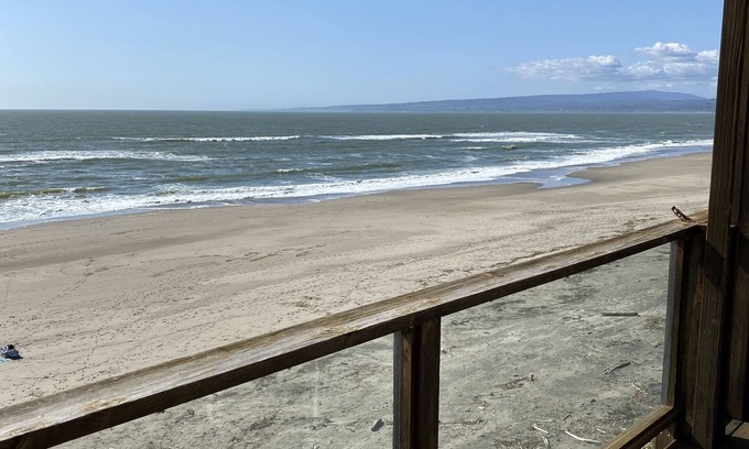 La Selva Beach Casa | Frente al mar en la arena - Todos Nuevo 4 dormitorios!