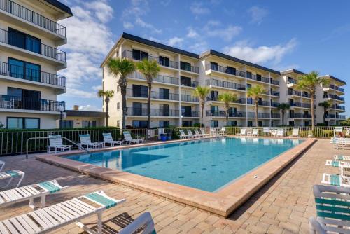 Ormond-by-the-Sea Apartamento | Oceanfront Ormond Beach Condo Community Perks!
