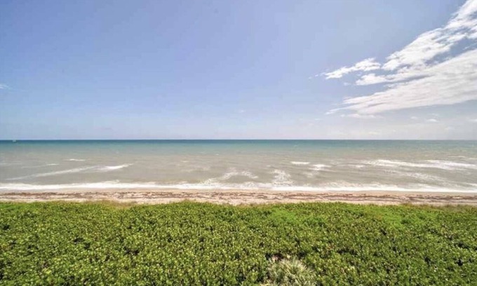 Hutchinson Island South Condominio | Oceanfront Paradise, with both Ocean and River Views