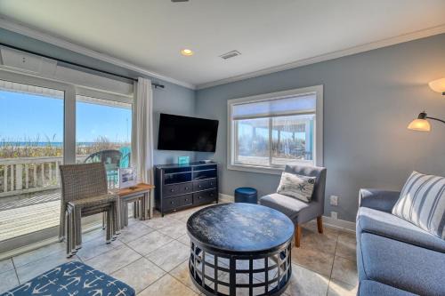 Topsail Beach Casa | Oceanfront - Pet Friendly - Wraparound Porch
