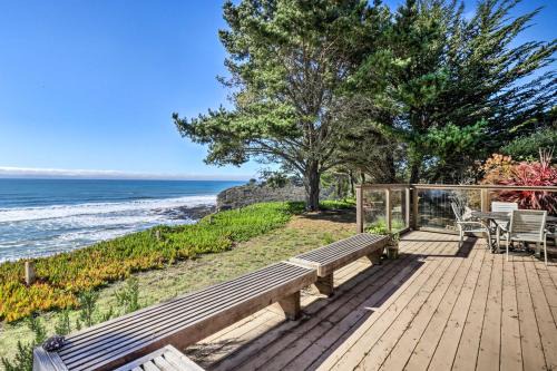 Point Arena Casa | Oceanfront Point Arena House with Lovely Deck!