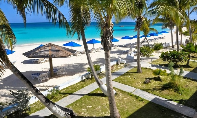 Shoal Bay Casa | Oceanfront Property with Fully-equipped Kitchen! Outdoor Pool, FREE Parking, Spa