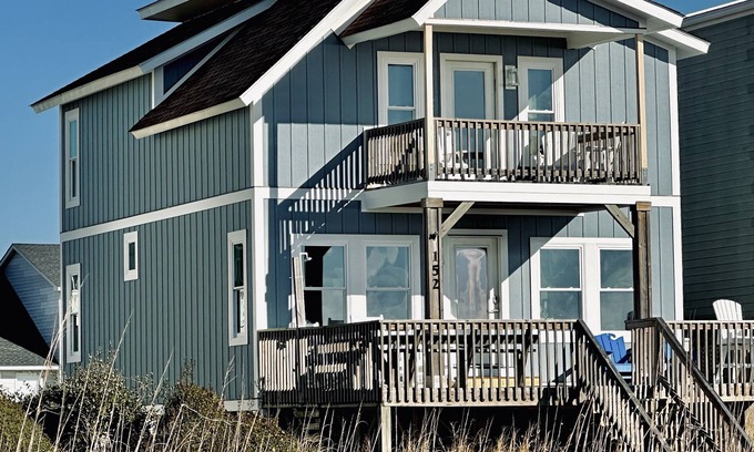 Holden Beach Casa | OCEANFRONT, Renovated 4BR, 3BA Home Sleeps 8