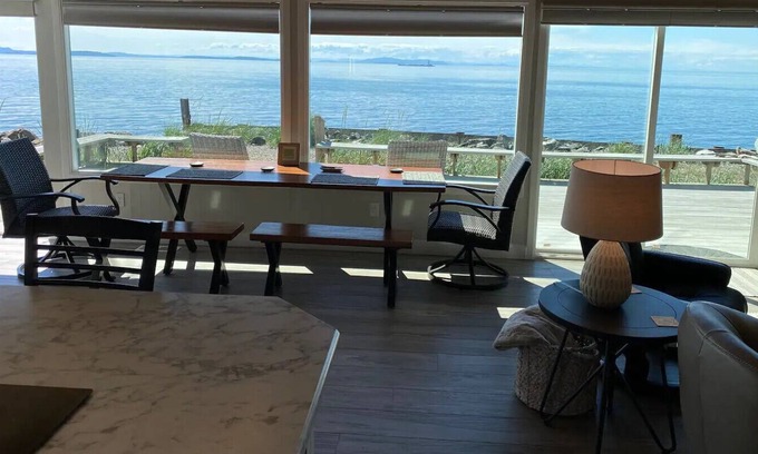 Ferndale Casa | Oceanfront Retreat at Sandy Point