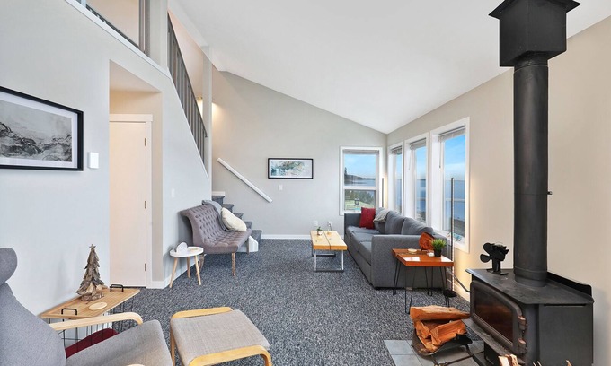 Buckley Bay Casa | Oceanfront Retreat in Buckley Bay
