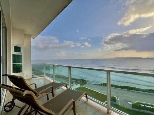Playas de Tijuana Casa | Oceanfront Villa 4BR 4 BA Real Mediterraneo