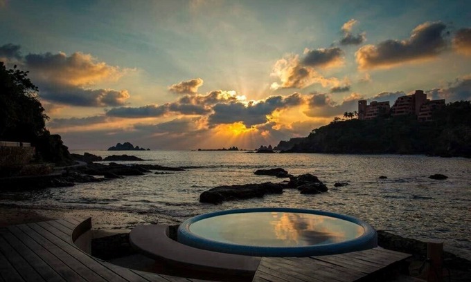 Ixtapa Apartamento | Oceanfront with private infinity pool at Finestre Gated Community (24/7 security)