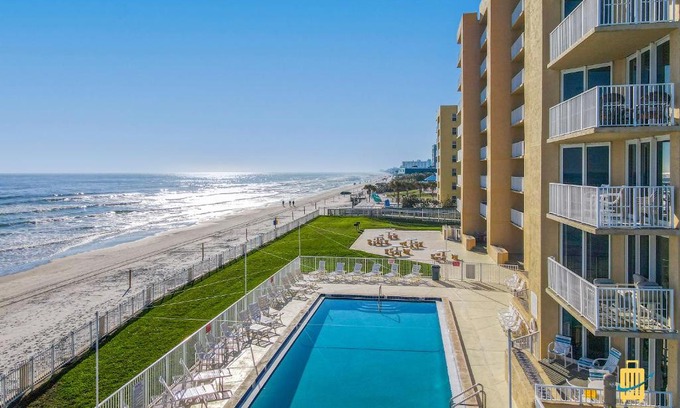 New Smyrna Beach Casa | Oceania Beach Club Superior Beachfront Condos