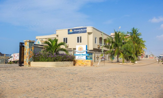Accra Hotel | OCEANIC RESORT - ACCRA