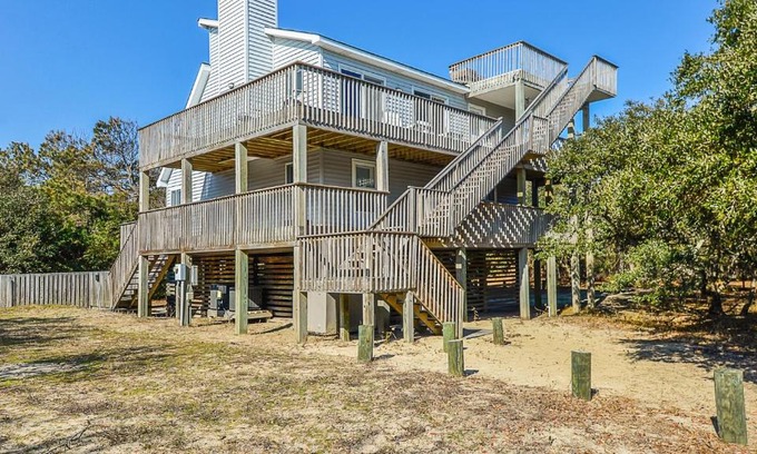 Carova Beach Casa | Oceanside, 5 BRs, Wild Horses, 600 ft to Beach Access, 4wheel Drive Area, 4x2398, The T House