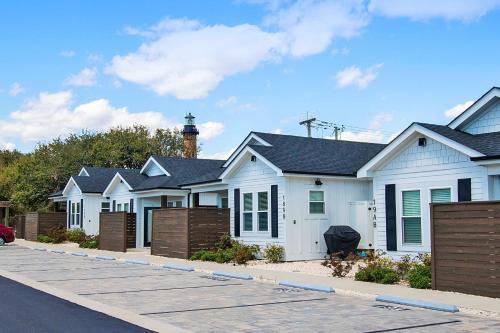 Corolla Light Casa | Oceanside, Comm Pool! Lighthouse Views! Close to beach, BC18B, Oh Whale