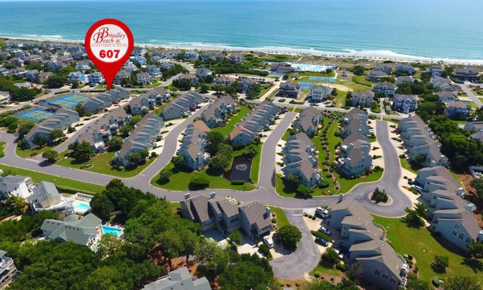 Corolla Light Casa | Oceanside, Community Pools, Close to Beach, Community Amenities, 607, Beach Ball Villa