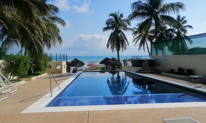 Emiliano Zapata Condominio | Condominio frente al mar bellamente decorado, ¡ESPECIAL DE VERANO! $ 169 / NOCHE