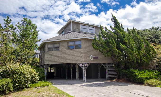 Corolla Light Casa | Oceanside, Hot Tub, Close to Beach and Community Amenities- 137, Sandpiper